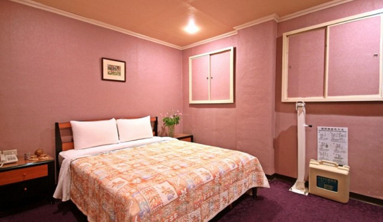 Red Cabin Inn Taipei Bagian luar foto