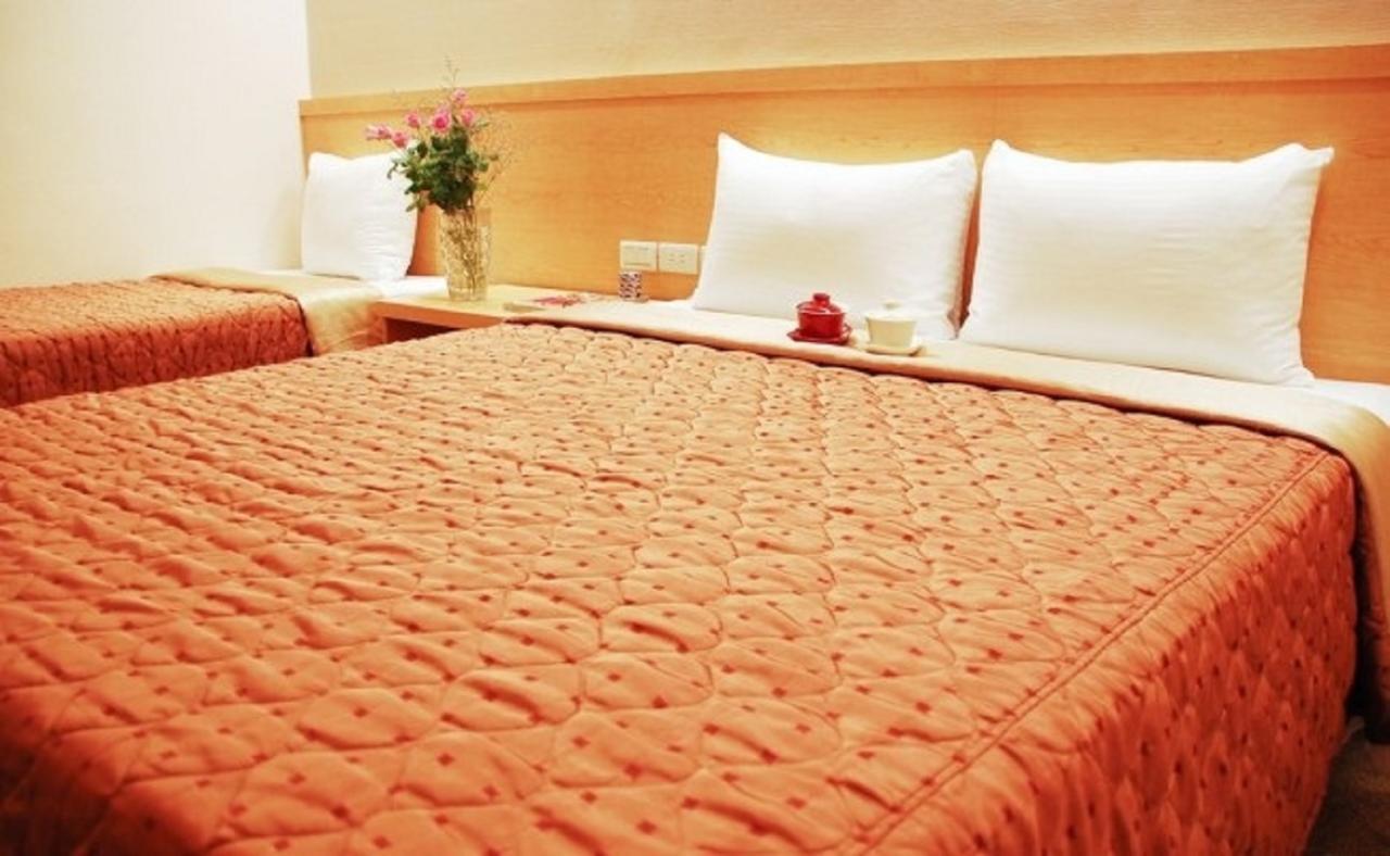 Red Cabin Inn Taipei Bagian luar foto